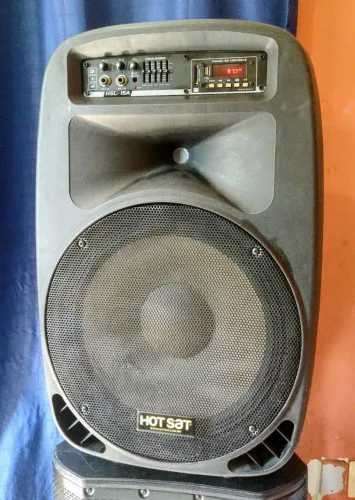 Caixa amplificada HS sound 15, faço entrega