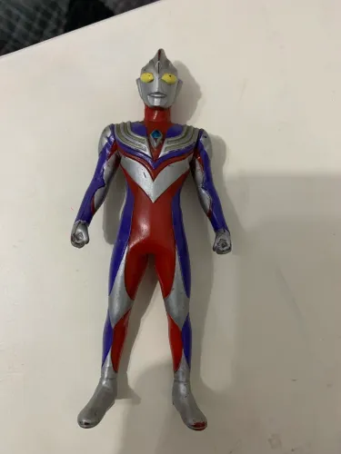 Ultraman Tiga - Multi Type, da Bandai