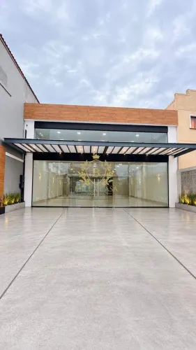 Loja comercial de 400 m² com mezanino para locação Centro, Araruama/RJ