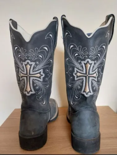 Bota country