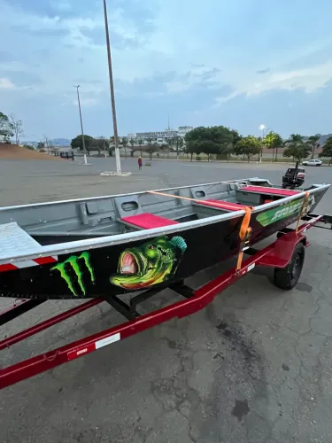 Canoa de 5,5metros perfeito estado