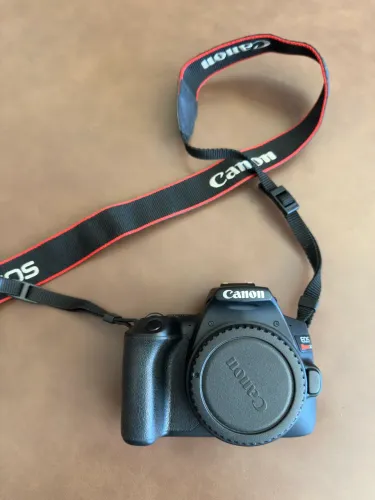 Camera Canon eos SL3