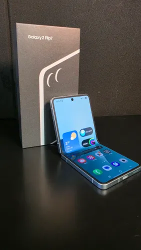 Samsung Galaxy Z Flip7 (NÃO FE / ANALISO TROCAS)