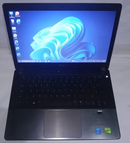 Notebook Dell i7 Com placa de Vídeo! 