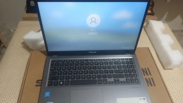 Vende -se notebook Asus 