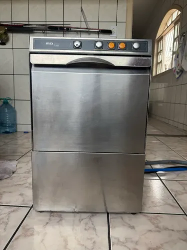 Lavadora de Louças Industrial ECOMAX 350 - Hobart