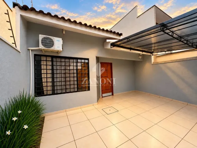 CASA GEMINADA À VENDA CONFORTO, MODERNIDADE E EXCELENTE LOCALIZAÇÃO