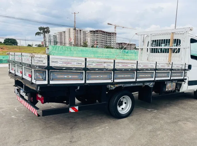 VENDO CARROCERIA PARA IVECO DAILY - 4,20 x 2,20 m