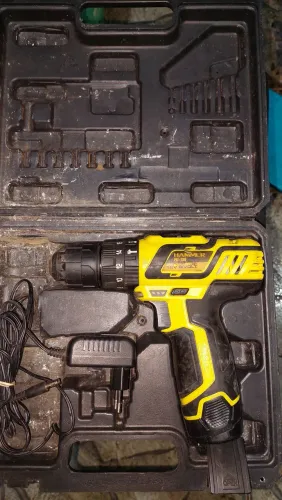 Parafusadeira/furadeira de impacto Hammer