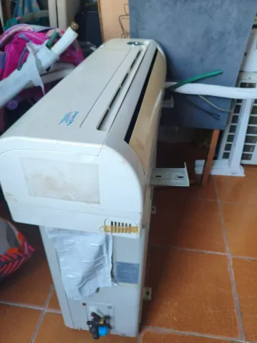 Ar condicionado 12.000 BTu com gás funcionando 100%
