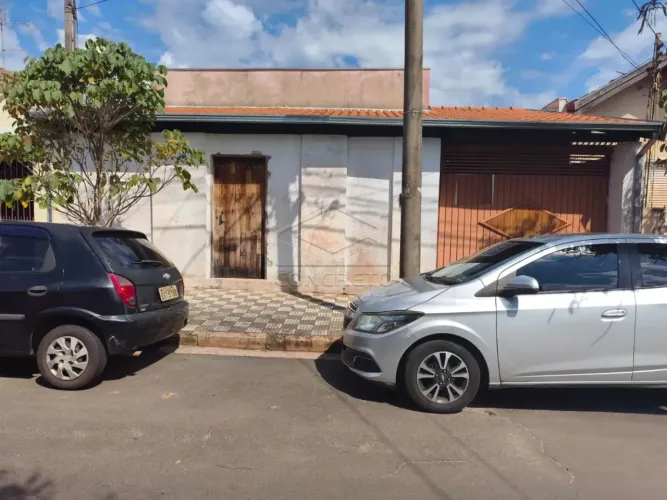 Casa à venda com 457 m² em localização estratégica a apenas 500m² do Hospital de Base na V