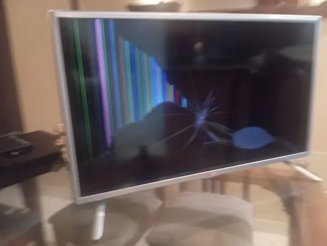 Smartv LG 32" com defeito