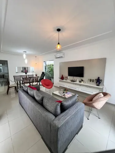 Excelente casa no condominio Park Ville