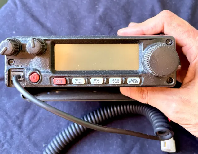 Yaesu FT-2900 | Rádio VHF de Alta Potência (75W)