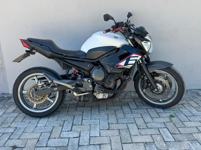 XJ6 ajo 2012 em dia 24,990