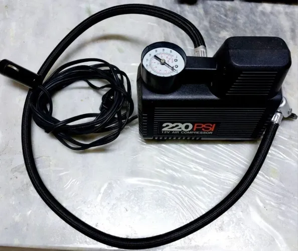 Calibrador Compressor Portátil 220 Psi - 12V