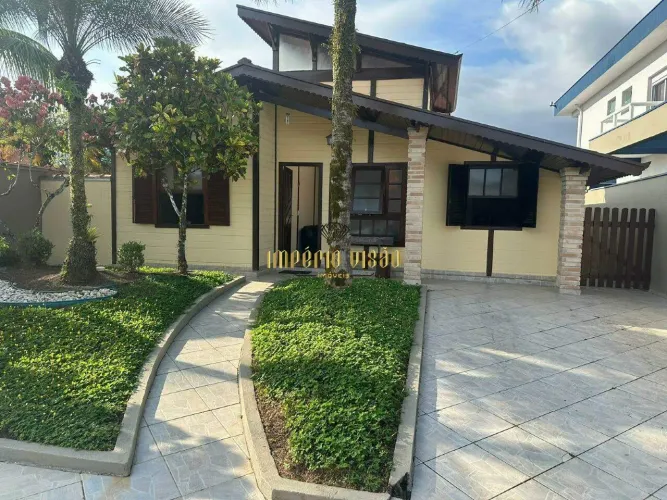 Casa á Venda de 3 dormitórios sendo 1 suíte no Condomínio Morada da Praia no Centro de Ber