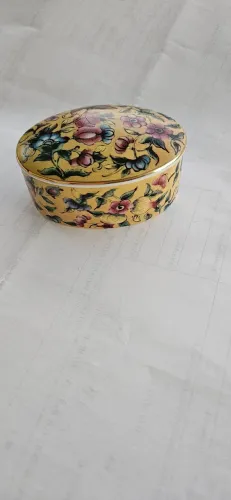 Miniaturas em porcelana fina