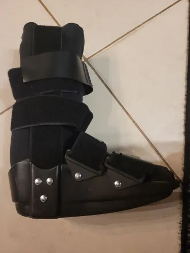 Bota imobilizados curta.