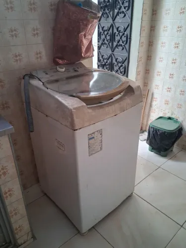 Máquina de lavar roupa para reparo ou retirada de peças