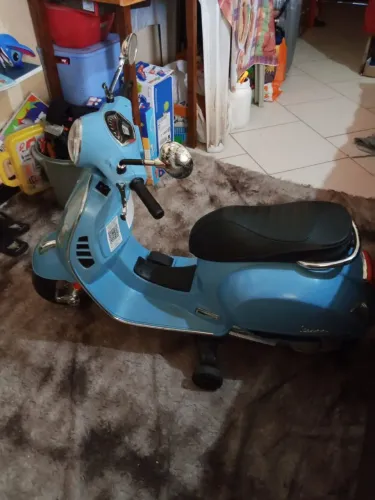 Moto bandeirante infantil Scooter Vespa Elétrica 12V azul