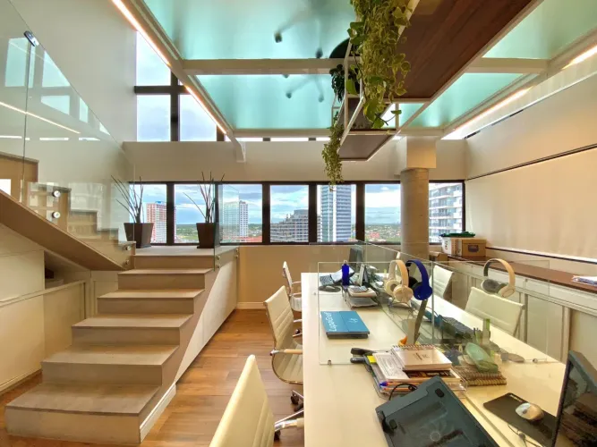 Sala comercial à venda no Plex Hub Corporativo, Parque Una - 74 m², andar alto, acabamento