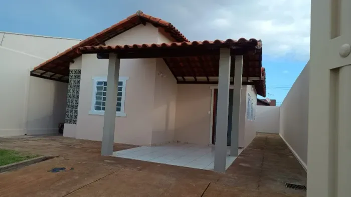 Casa a venda em Uberaba, Res. Tancredo Neves 3 quartos sendo uma suíte