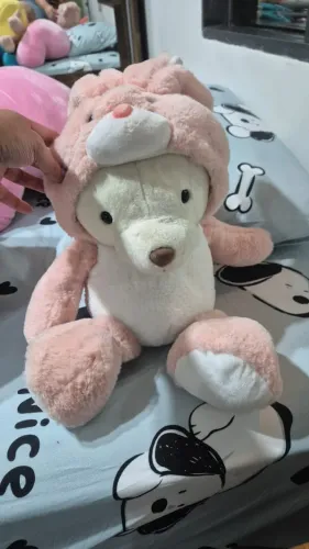 Pelúcias tamanho médio.