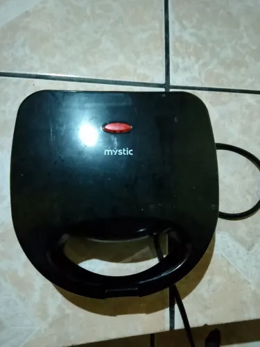 Sanduicheira grill 