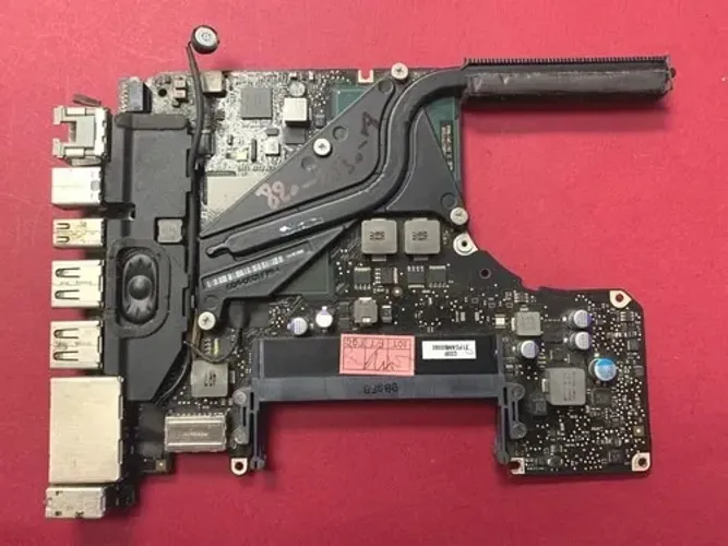 Placa mãe macbook pro 2009 (uso de peças)