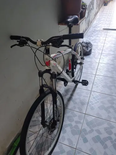 Bicicleta Absolute aro 26