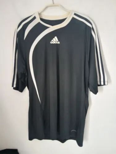 CAMISA ADIDAS TEAMGEIST CLIMACOOL PRETA CLASSICA ORIGINAL 2010 G