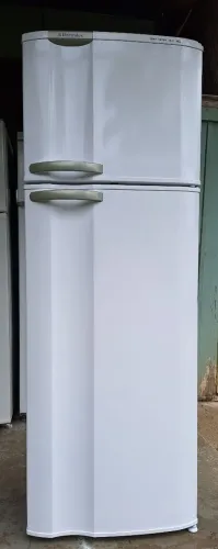 Geladeira Electrolux 332 litros