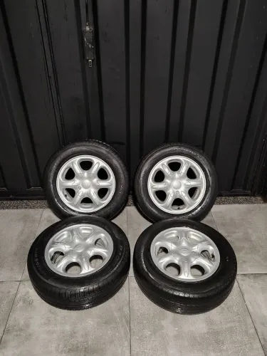 Jogo de rodas do vectra com pneus novos 