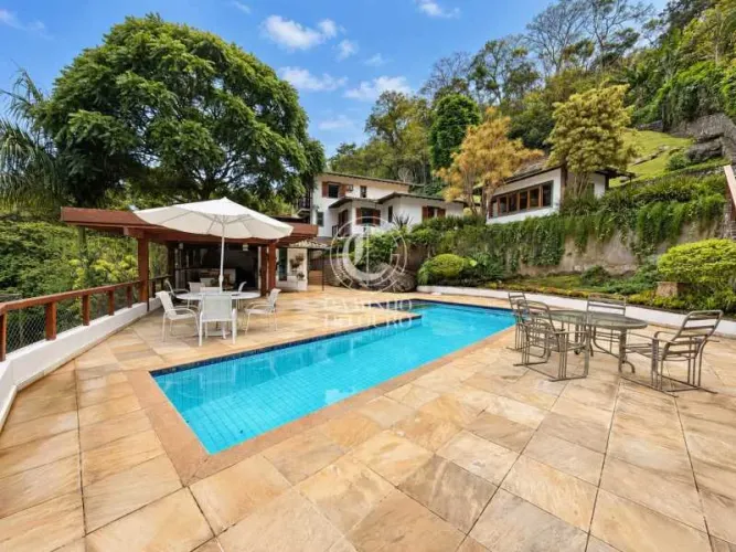 Casa em Condomínio : / Residencial / Pedro do Rio