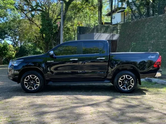 Toyota Hilux CD SRX 4X4 2.8 TDI 16V Diesel Aut. 2023