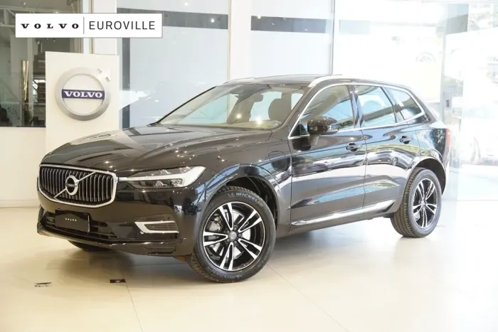 Volvo XC-60 XC 60 D-5 Momentum 2.0 AWD Diesel 5P 2021