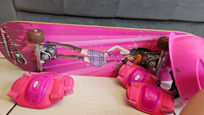 Skate Fashion Music Rosa-Capacete+Skate Completo + Joelheiras + Cotoveleiras KIT COMPLETO!