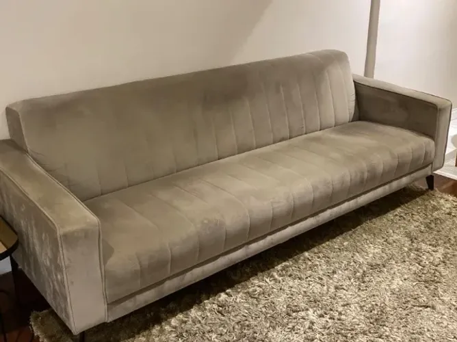 SOFÁ