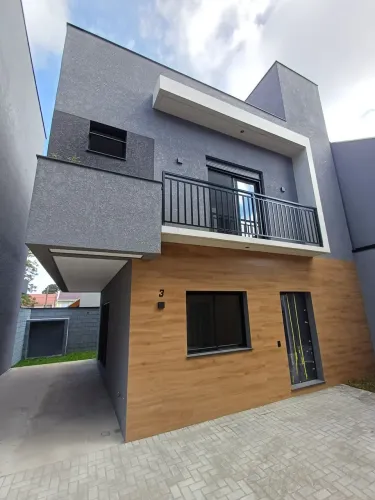 Sobrado novo triplex no Xaxim 
