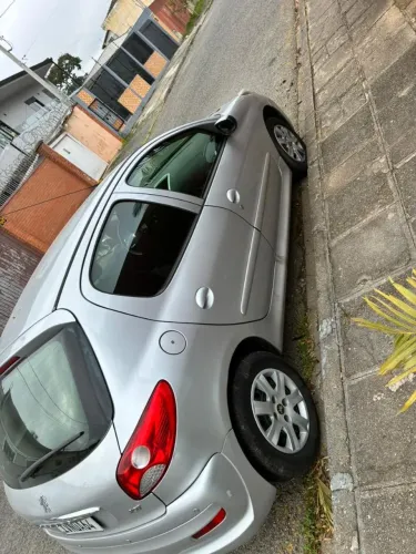 Peugeot 207 Active 1.4 Flex 8V 5P 2014
