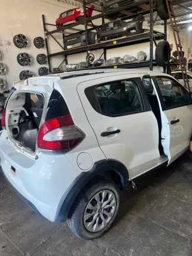 SUCATA FIAT MOBI - PARA VENDA DE PEÇAS