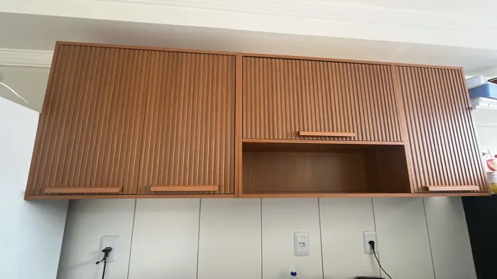 Armário de Cozinha Aéreo Ripado - Estado de Novo (Pouquíssimo Uso!)