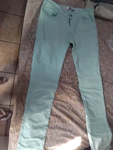 Calça verde claro. Nunca usada. *