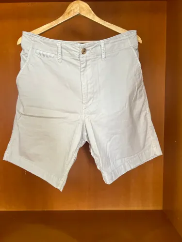 Bermuda American Eagle cinza claro