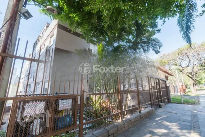 Apartamento à venda Rua Roque Calage, Passo da Areia - Porto Alegre