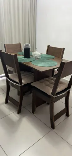 Mesa 4 cadeiras