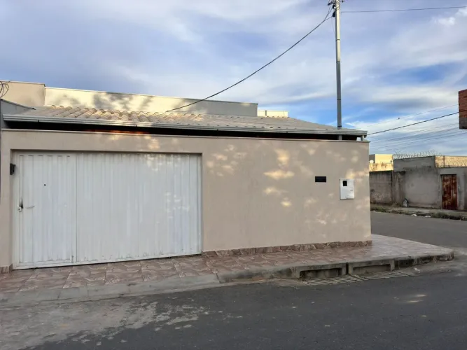 Vende-se linda casa bairro Alvorada 2