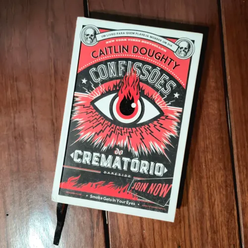 Livro Confissões do crematório