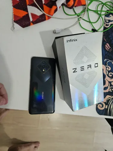 Celular infinix zero 8